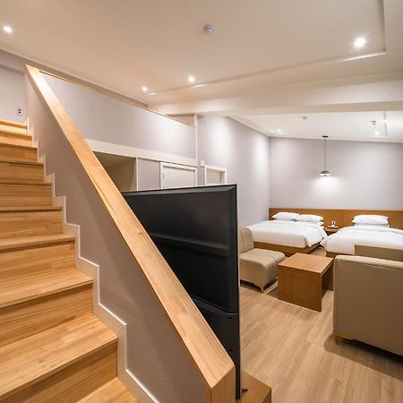Mono Hotel Suwon Buitenkant foto