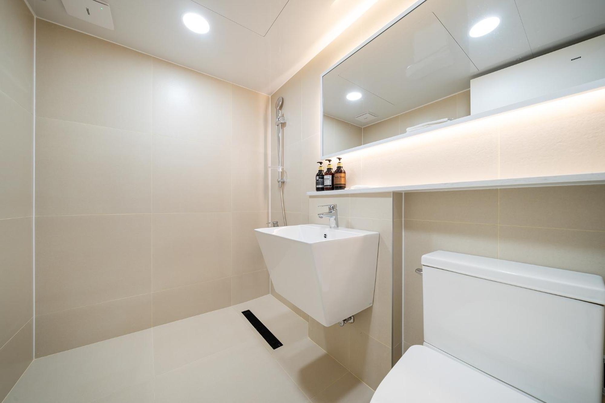 Mono Hotel Suwon Buitenkant foto