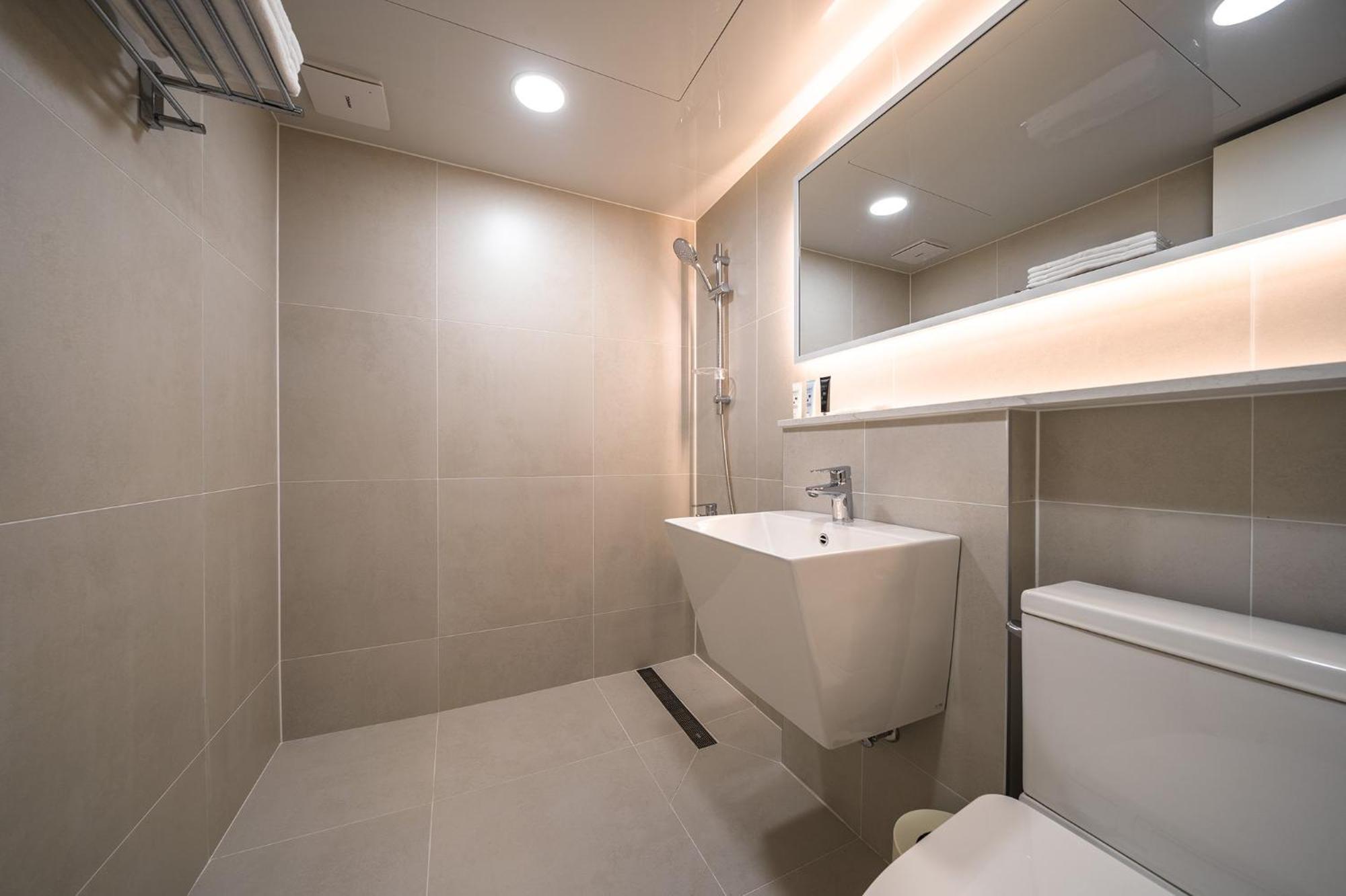 Mono Hotel Suwon Buitenkant foto